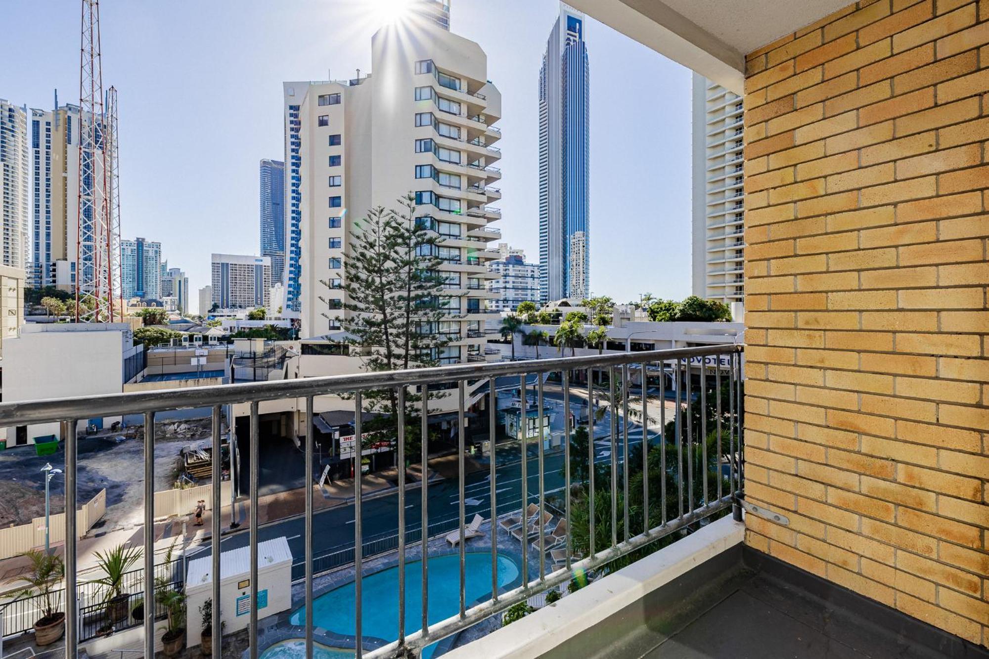 Bunk Surfers Paradise International Backpacker Hostel (Adults Only) Gold Coast Exterior foto